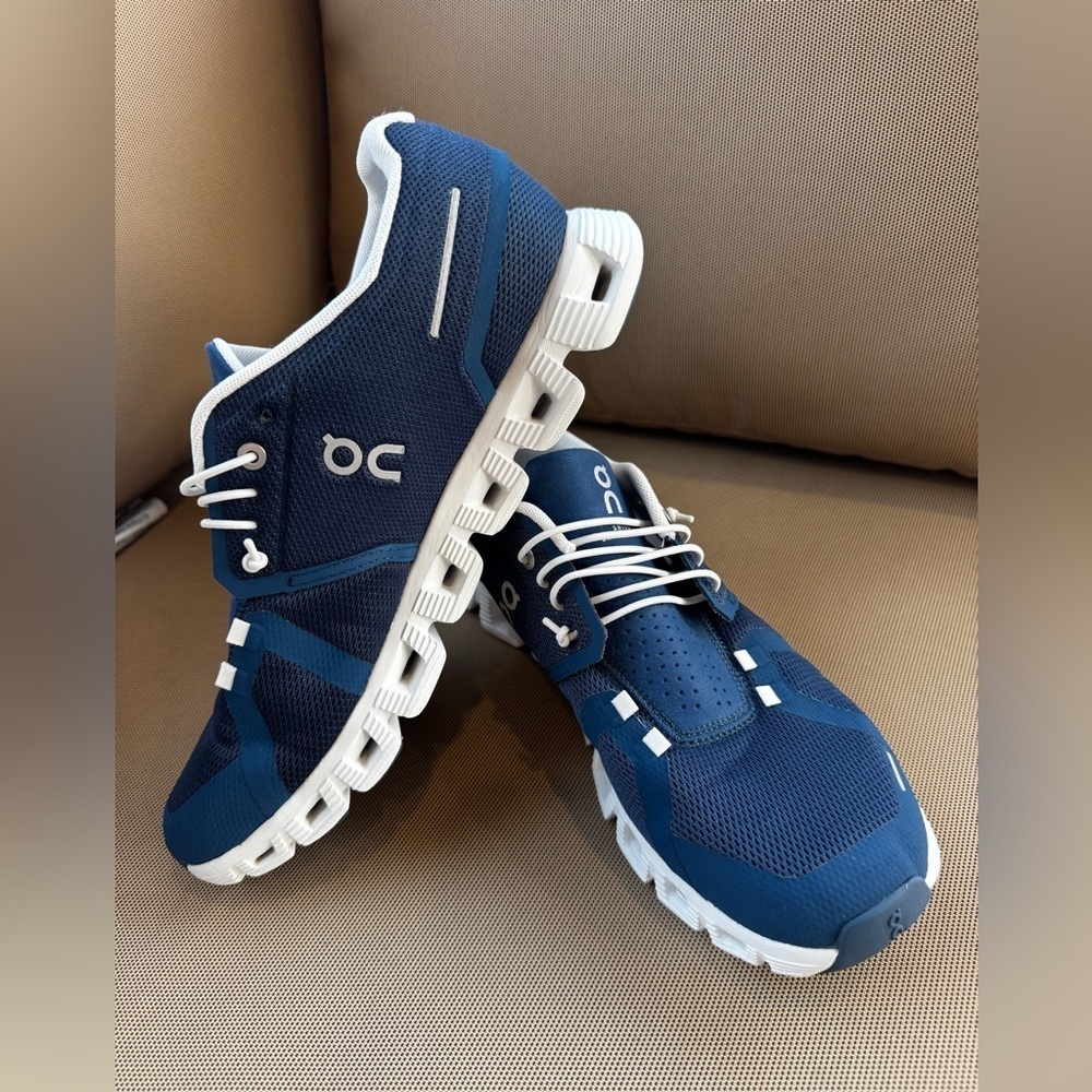 On Cloud Navy White Running Shoes Women’s US W10 EU 42 Swiss Engineering - Picture 8 of 14